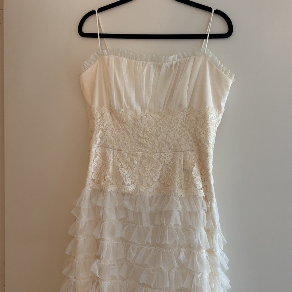 Jessica McClintock Cream Ruffled Lace Wedding Dress - Picture 2 of 7